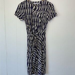 Silk Diane Von Furstenberg ZOE Dress Abstract design wrap Dress XS/S